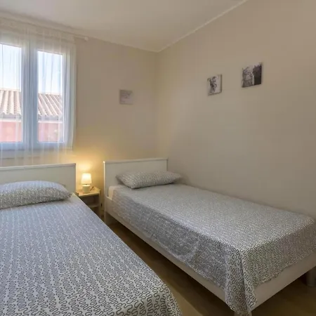 Holiday home Marlena Mit Pool Sisan